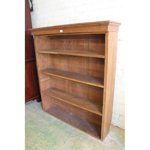 570 - Oak open bookcase, 122cm long.