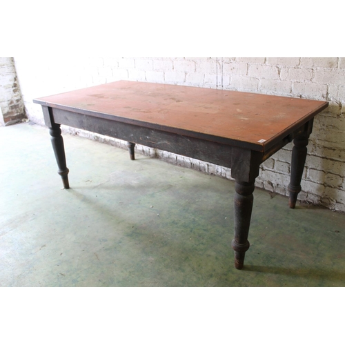 582 - Large oak kitchen or scullery table having frieze drawer and raised on turned supports, 190cm x 95cm... 