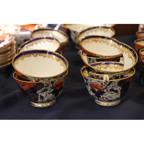 456 - Antique Derby Imari pattern tea set comprising teapot, sugar bowl and cover (sucrier), cream jug, sl... 