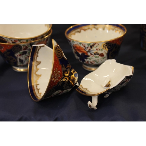 456 - Antique Derby Imari pattern tea set comprising teapot, sugar bowl and cover (sucrier), cream jug, sl... 