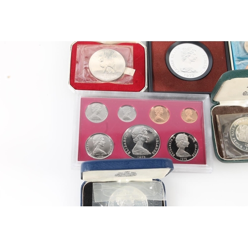 355 - British Commonwealth coins to include: ISLE OF MAN decimal proof set 197, silver proof 25p 1972, pro... 