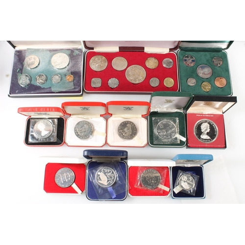 356 - British Commonwealth coins to include: BRITISH VIRGIN ISLANDS six coin set 1973. BAHAMAS ISLANDS nin... 