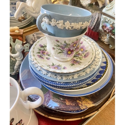 301 - Various decorative plates, Thelwell cups, horse bust, etc