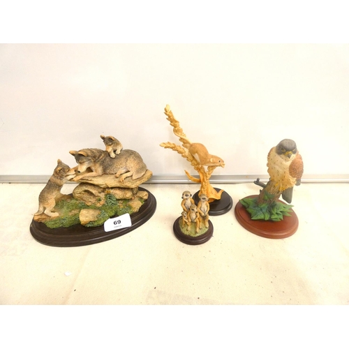 69 - Various animal figure groups to include Country Artists, Border Fine Arts etc.