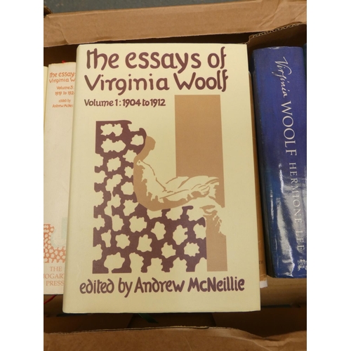 163 - WOOLF VIRGINIA.  The Essays. The set of 6 vols. Orig. blue cloth in d.w's. Hogarth Press, 1986-2011;... 