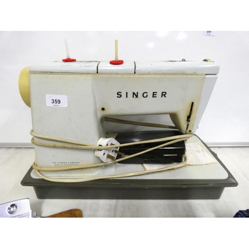 176 - Retro, Singer sewing machine.