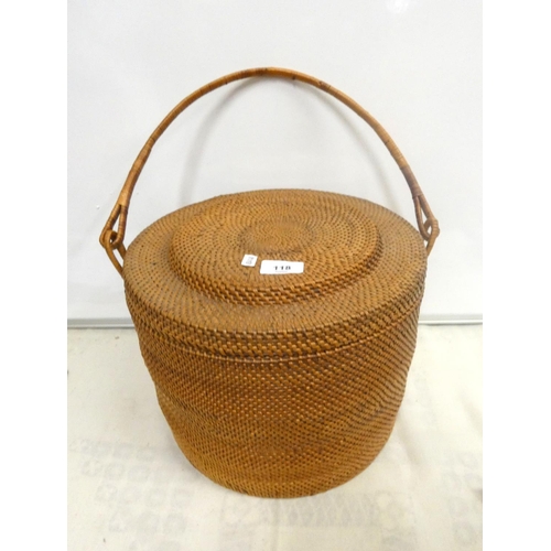 118 - Chinese style lidded basket.