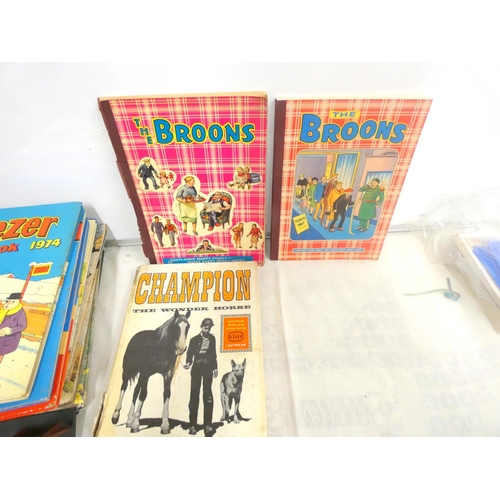 137 - Box of vintage children's books including Broons, Beezer etc