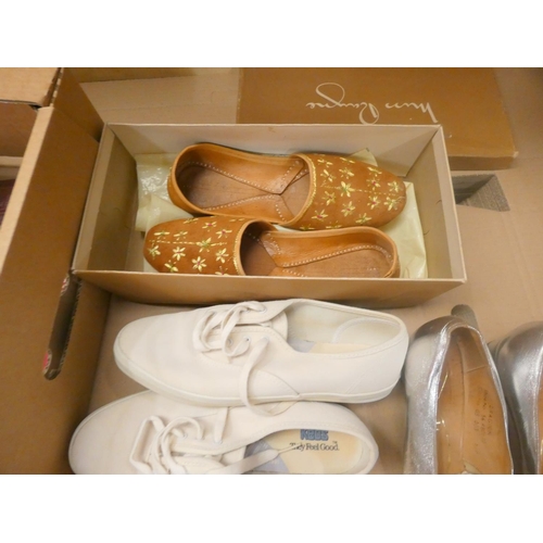 169 - Large box of designer ladies shoes including Kurt Gieger, Charles Jourdan etc.