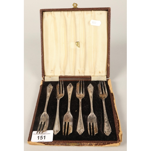 151 - Cased set of six silver cake forks, Sheffield 1944, 151g