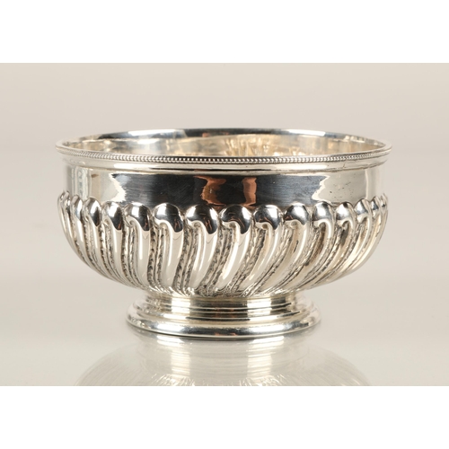 105 - Silver footed sugar bowl, London 1879, 127g