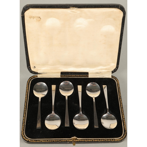 213 - Cased set of six silver coffee spoons, H Hunt Sheffield 192539 grams