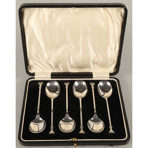 214 - Cased set of six silver coffee spoons, Birmingham 1923, 53 grams