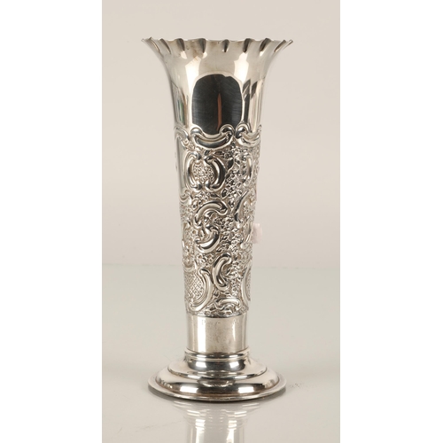 215 - Silver epergne with weighted base, Chester 1900, 20cm h