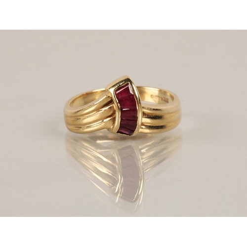 122 - 9ct gold five stone garnet ring, ring size L