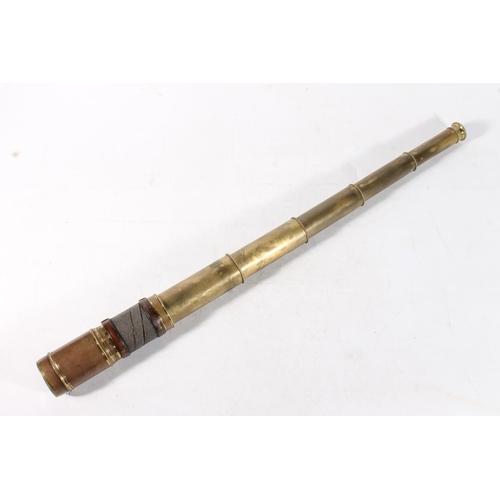 23 - Brass six-drawer telescope with shagreen collar.