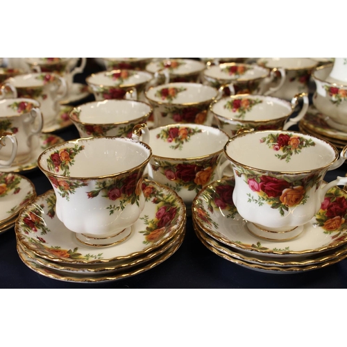 39 - Royal Albert Old Country Roses tableware incl. teapots, coffee pots, cups and saucers etc. (qty)