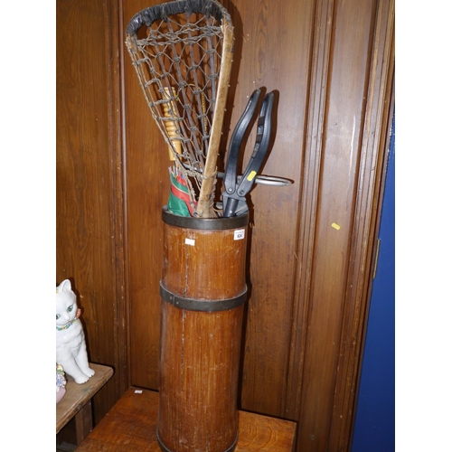 624 - Stick stand incl. Lacrosse stick, shooting sticks etc.