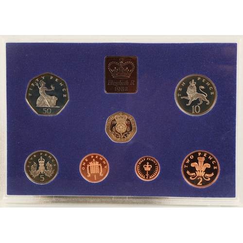 144 - Assorted coin albums including Northern Ireland interest, Queen Elizabeth II Silver Jubilee 1977, 'B... 