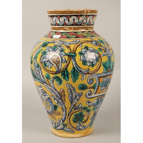 220 - Large Italian maiolica vase 38cm h