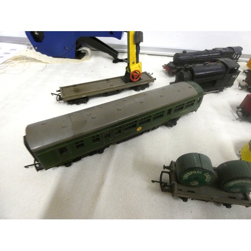 332 - Large collection of 00 gauge Tri Ang rolling stock and locomotives to include Princess Elizabeth etc... 