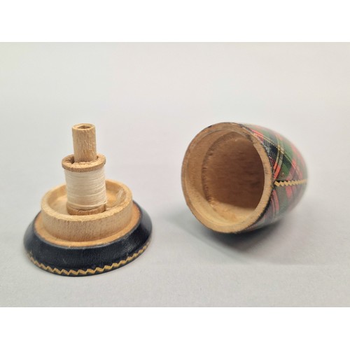 41 - Mauchline tartan ware 'Prince Charlie' bobbin / thimble holder 