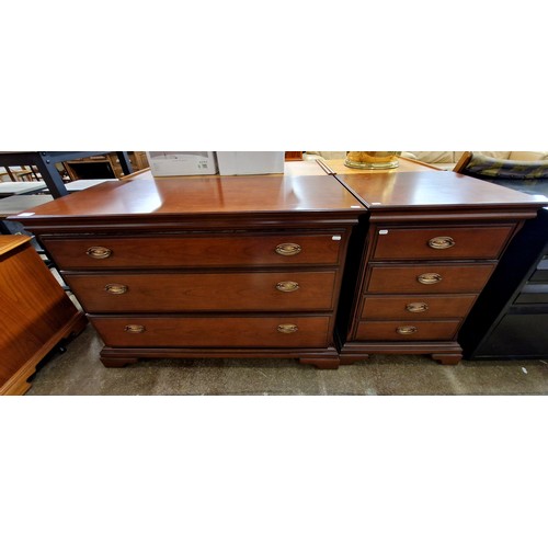 643 - Three drawer chest and four drawer bedside chest