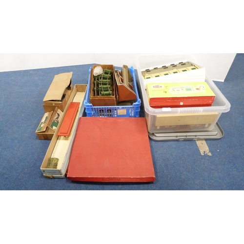 2 - Collection of model railway track and accessories, buildings, Hornby Dublo 00 gauge boxed depot kit,... 