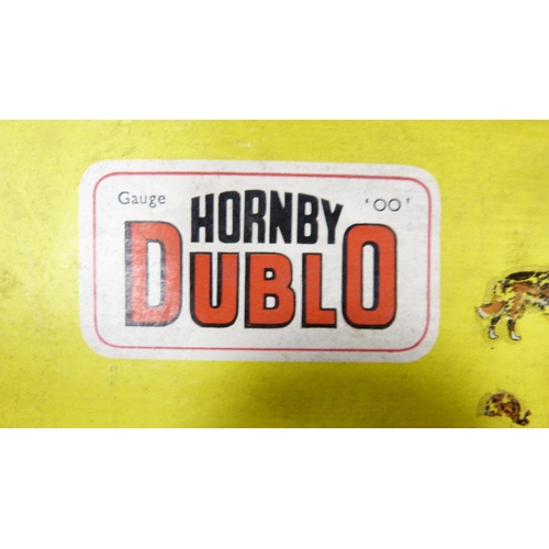 2 - Collection of model railway track and accessories, buildings, Hornby Dublo 00 gauge boxed depot kit,... 