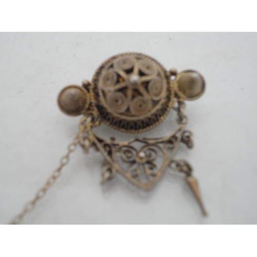 215 - Decorative jewellery to include a yellow metal brooch with encrusted flowerhead, pair of Victorian b... 
