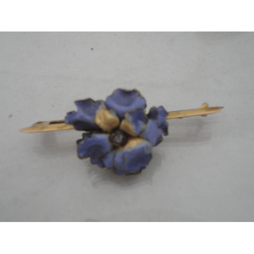 215 - Decorative jewellery to include a yellow metal brooch with encrusted flowerhead, pair of Victorian b... 