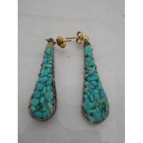 219 - Decorative jewellery to include a turquoise-set cross pendant, pair of turquoise torpedo earrings an... 