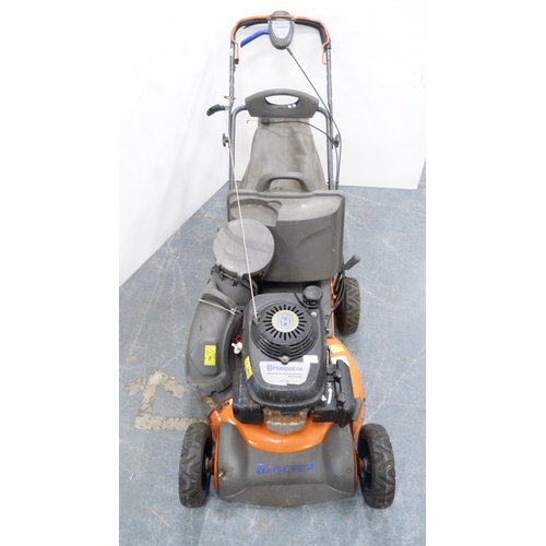 281 - Husqvarna AutoWalk R152SV petrol lawnmower.