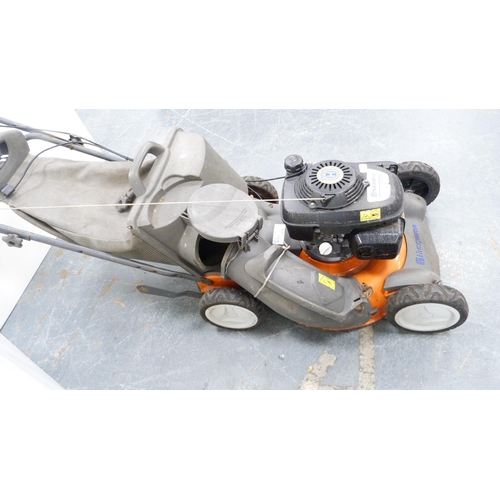 281 - Husqvarna AutoWalk R152SV petrol lawnmower.