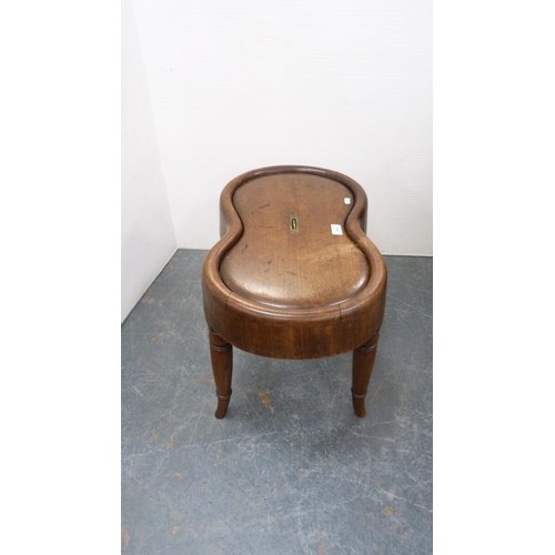 284 - Victorian mahogany bidet (lacking insert).