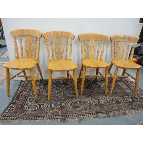 287 - Set of four modern kitchen chairs.  (4)