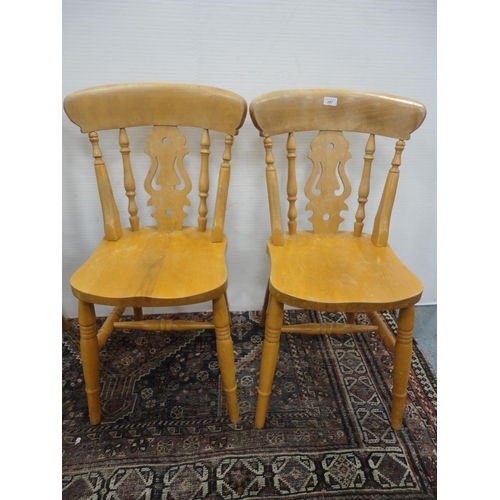 287 - Set of four modern kitchen chairs.  (4)