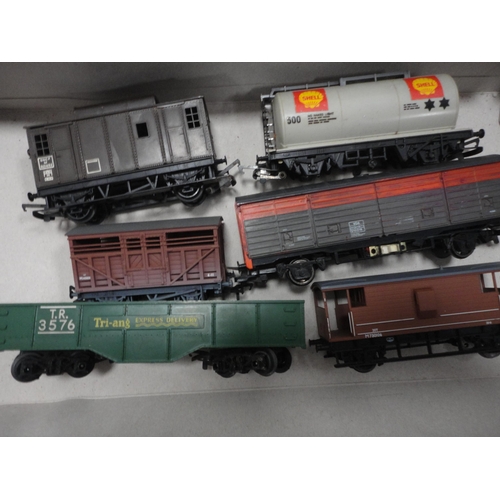 31 - Two cartons containing 00 gauge tankers and rolling stock, Pullman coaches etc.