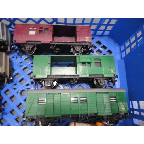 31 - Two cartons containing 00 gauge tankers and rolling stock, Pullman coaches etc.