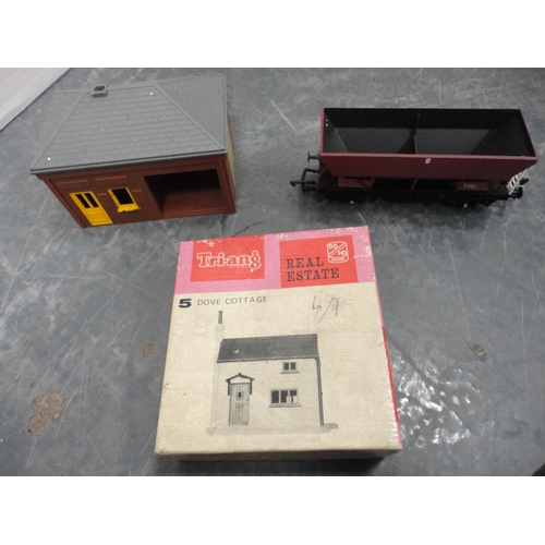 42 - Large quantity of assorted track, buildings, accessories etc.