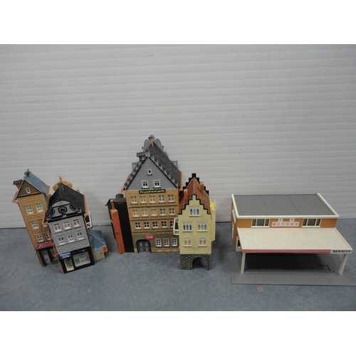 44 - Victorian collector's box and two cartons containing a large quantity of 00 gauge model buildings.