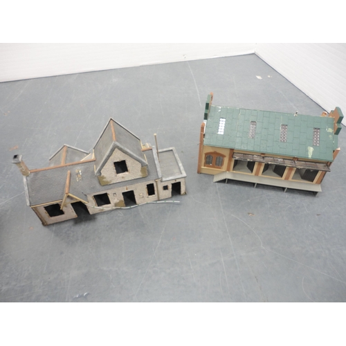 45 - Two cartons containing Lima 0 gauge shunter, buildings, Airfix kits, parts, jigsaws etc.