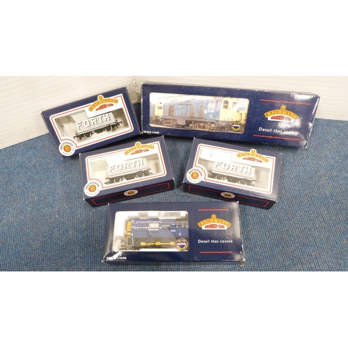 5 - Boxed Bachmann locomotives and wagons to include Class 20 diesel locomotive 2042 32-025TF, 09006 Mai... 