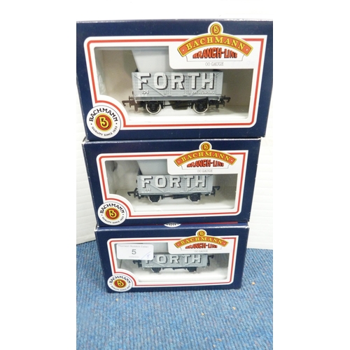 5 - Boxed Bachmann locomotives and wagons to include Class 20 diesel locomotive 2042 32-025TF, 09006 Mai... 