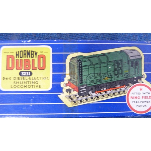 7 - Hornby Dublo 00 gauge no. 4620 breakdown crane and a Hornby Dublo 00 gauge 32310-6-0 diesel electric... 