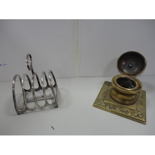 84 - EP oval card tray, toast rack, cased set of twelve EP teaspoons and a brass inkwell.