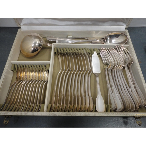 89 - Part canteen of Christofle cutlery in fitted case to include teaspoons, fish knives, table forks, sp... 