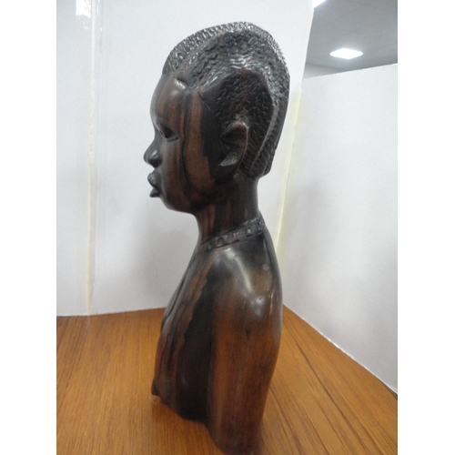 98 - Pair of African hardwood busts, possibly Nigerian origin.