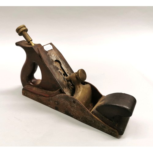 263 - Cast metal woodworking plane.