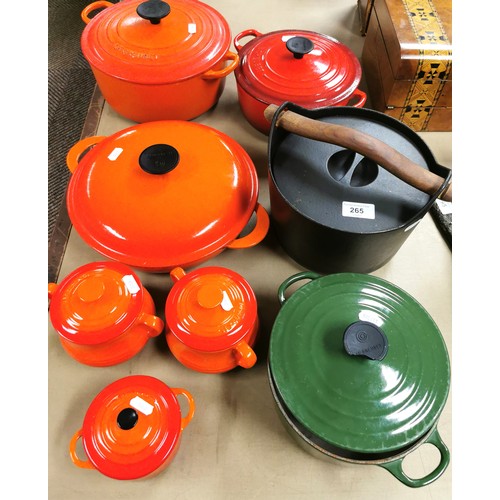 265 - Collection of le Creuset cookware to include casseroles etc.